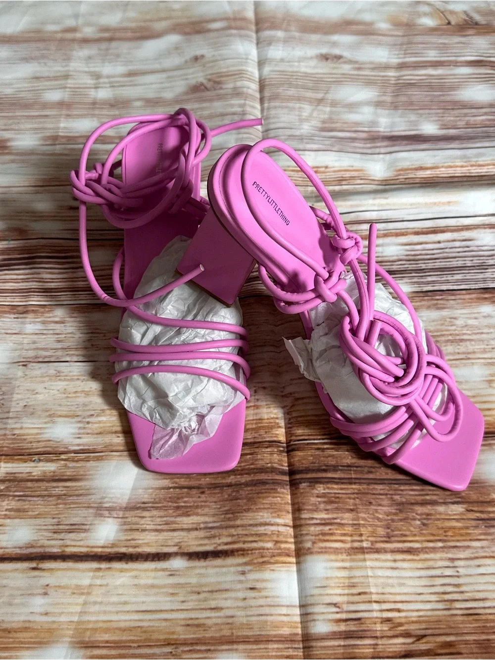 PrettyLittleThing pu tie
